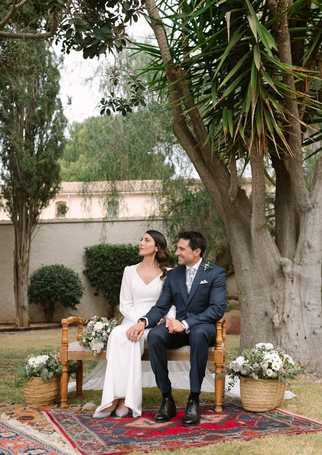 Boda civil en pradera de Zoraida y Robert