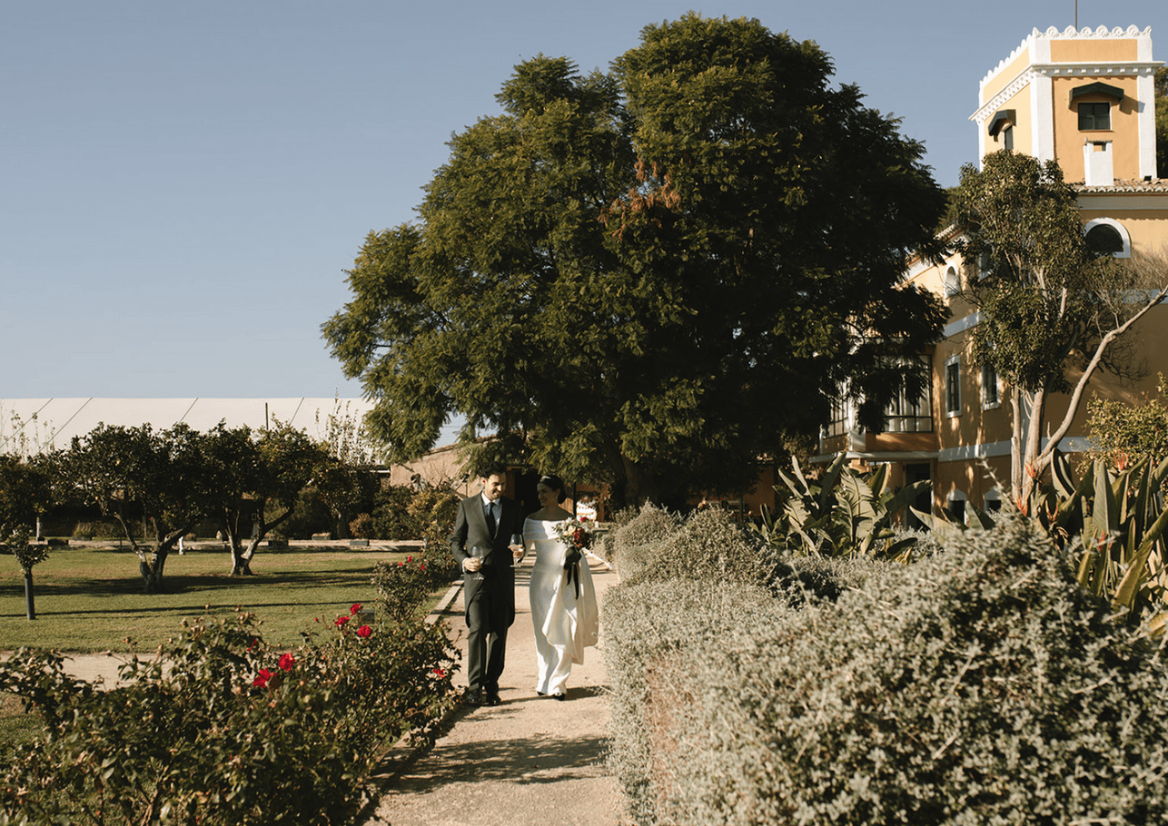 Masía para bodas La Huerta by Bonho. Alma y Charlie.