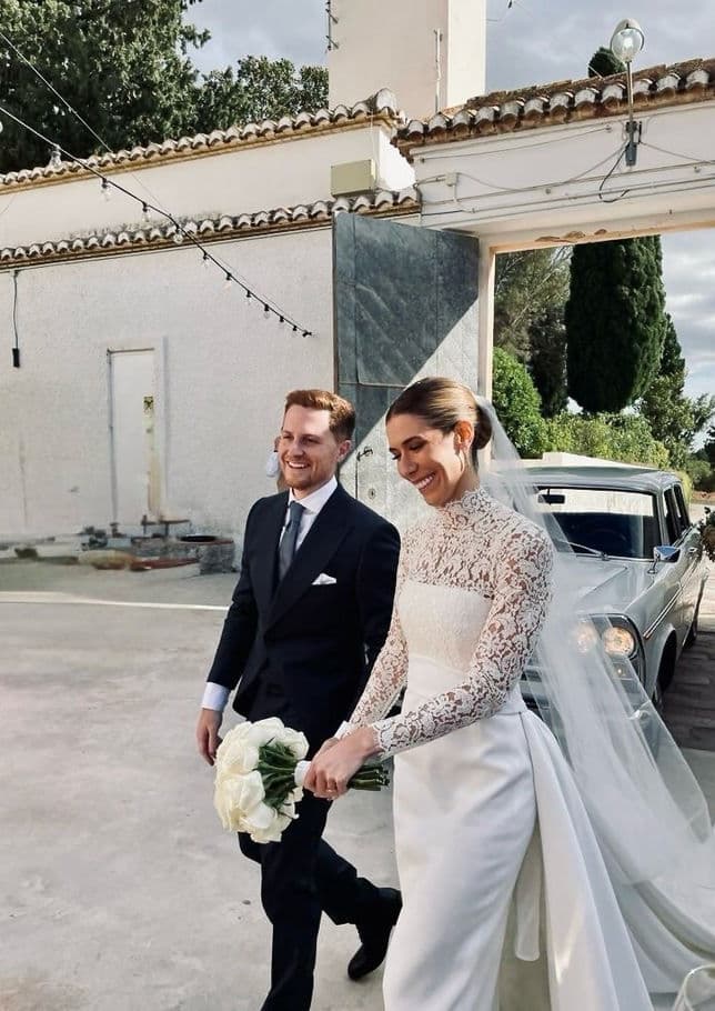 Entrada al banquete en La Torre de Alejandra y Carlos